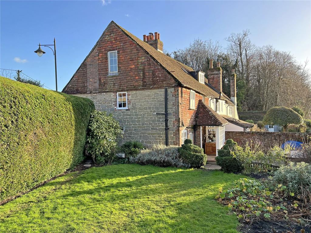 Garden To House