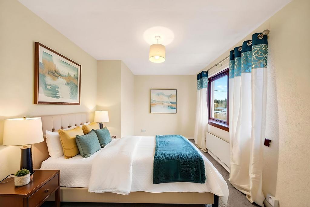 Bedroom (Virtually Staged)