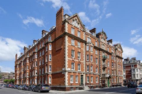 3 bedroom apartment to rent, Cumberland Mansions, Brown Street, W1H