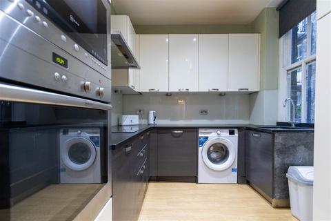3 bedroom apartment to rent, Cumberland Mansions, Brown Street, W1H
