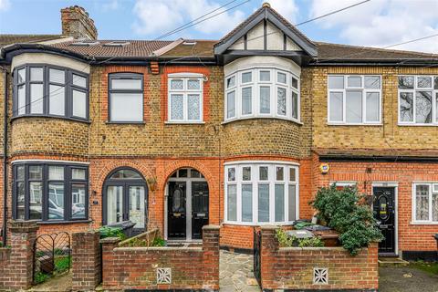 2 bedroom flat to rent, George Road, Chingford, E4