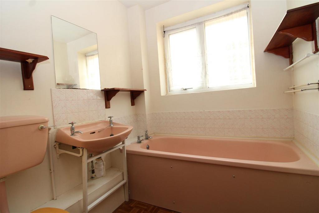 Bathroom.JPG