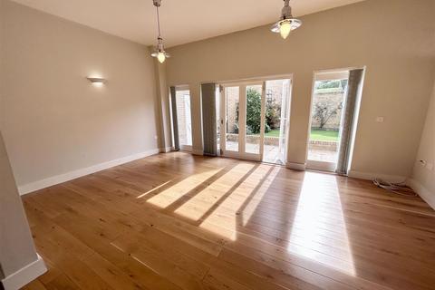 4 bedroom terraced house for sale, The Strand, Ryde