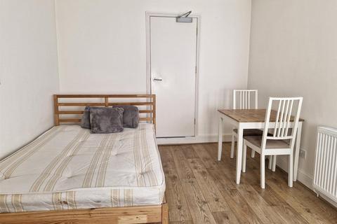 undefined, Turnpike Lane, London