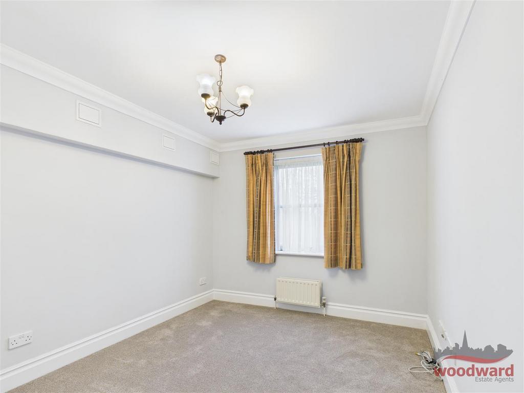 CAM05267 G0-PR0162-STILL009.jpg