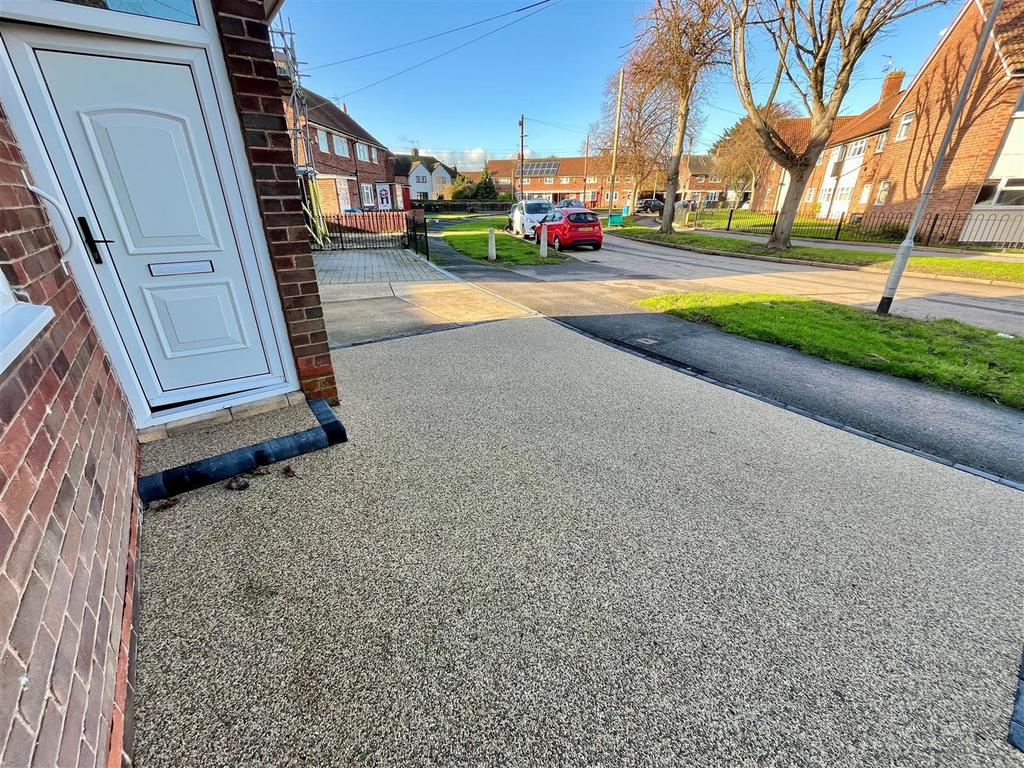Front Garden - Parking Space.jpg