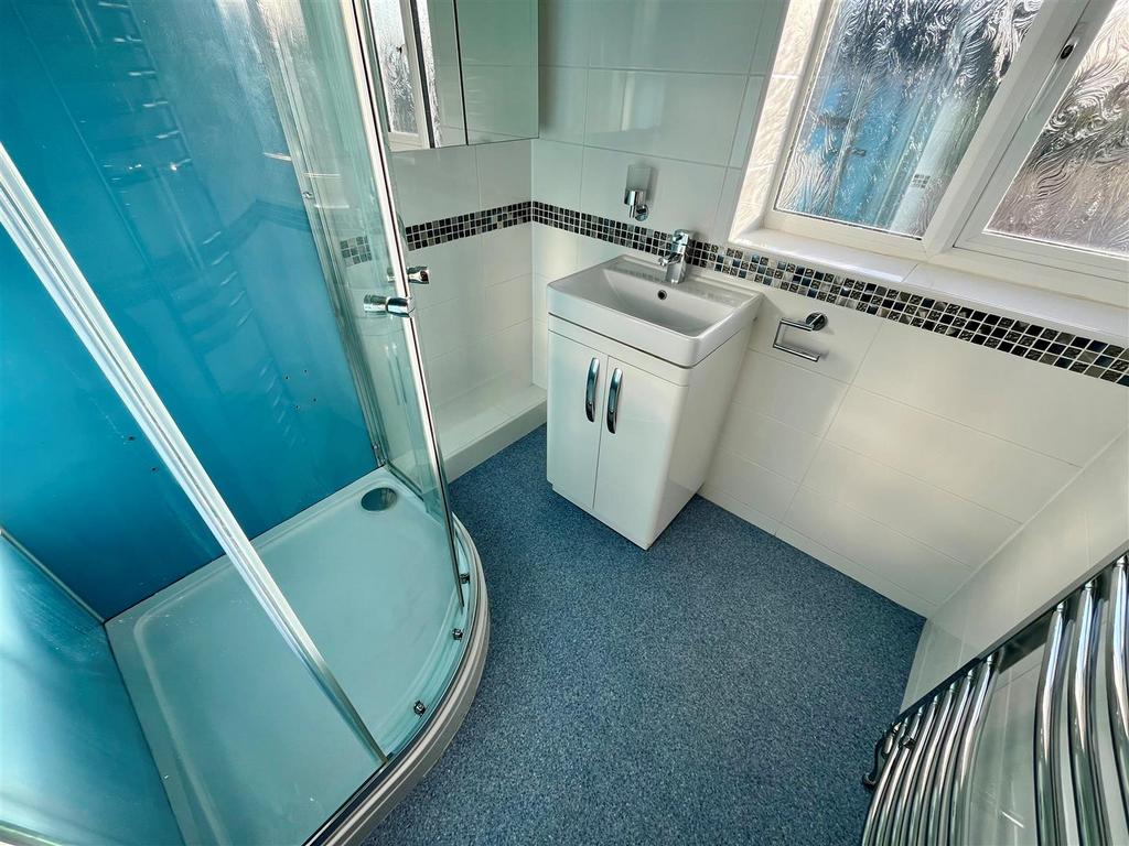Shower Room.jpg