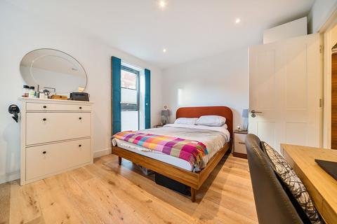 undefined, Corbetts Lane, London, SE16