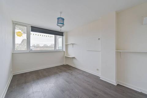 2 bedroom flat to rent, Linstead Way, Southfields, London, SW18