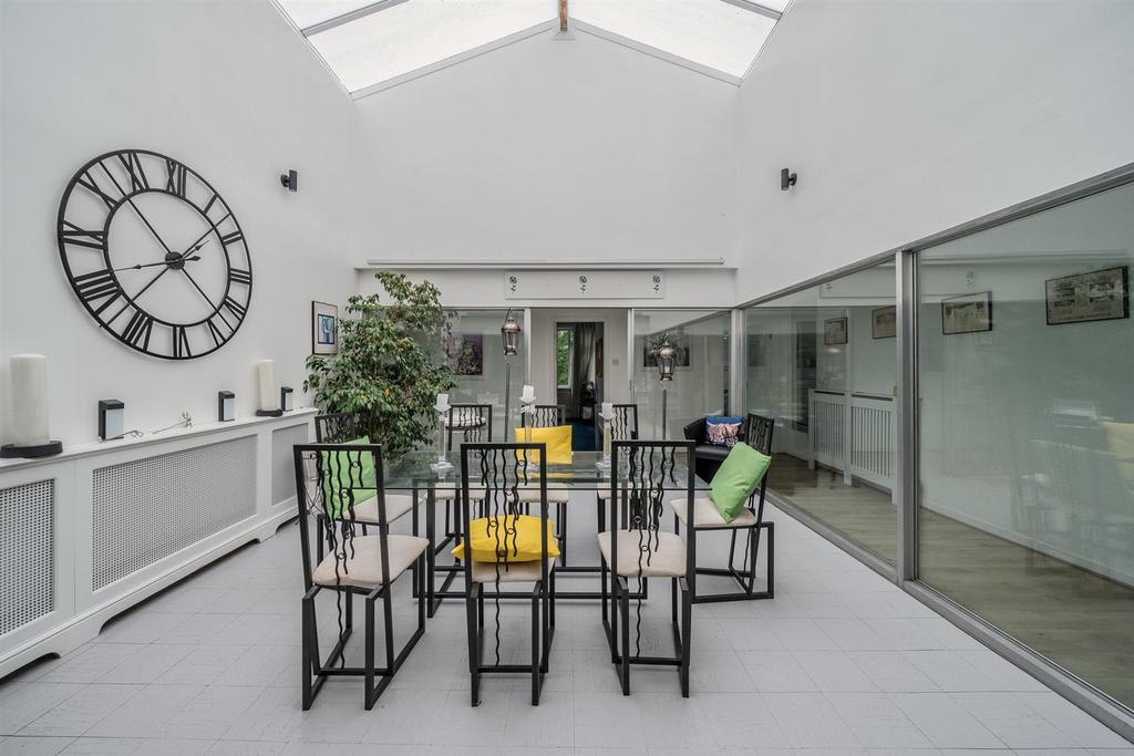 1 Parc Close-34.jpg