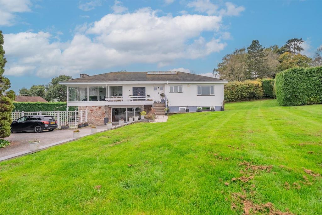 1 Parc Close-2.jpg