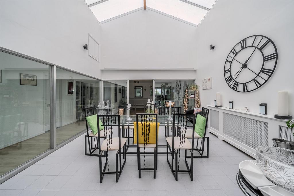 1 Parc Close-31.jpg