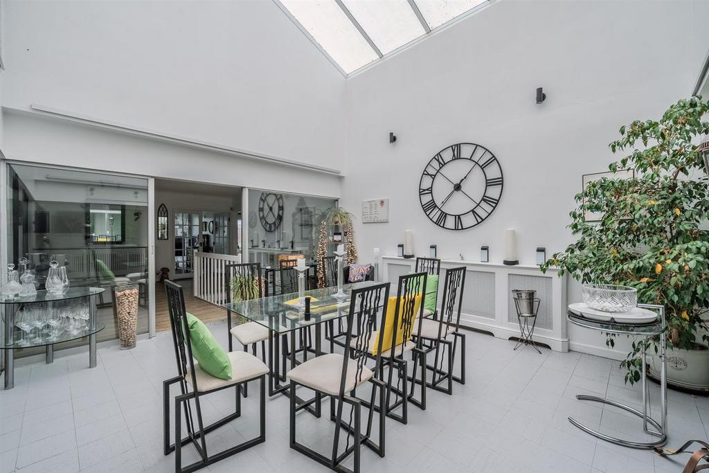 1 Parc Close-30.jpg