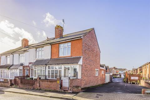 2 bedroom end of terrace house for sale, Ironbridge Lane, Southsea PO4