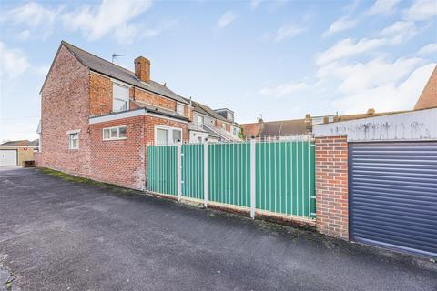 2 bedroom end of terrace house for sale, Ironbridge Lane, Southsea PO4