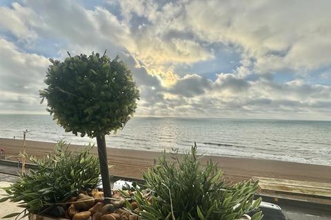 2 bedroom apartment for sale, Wellington Terrace, Sandgate CT20