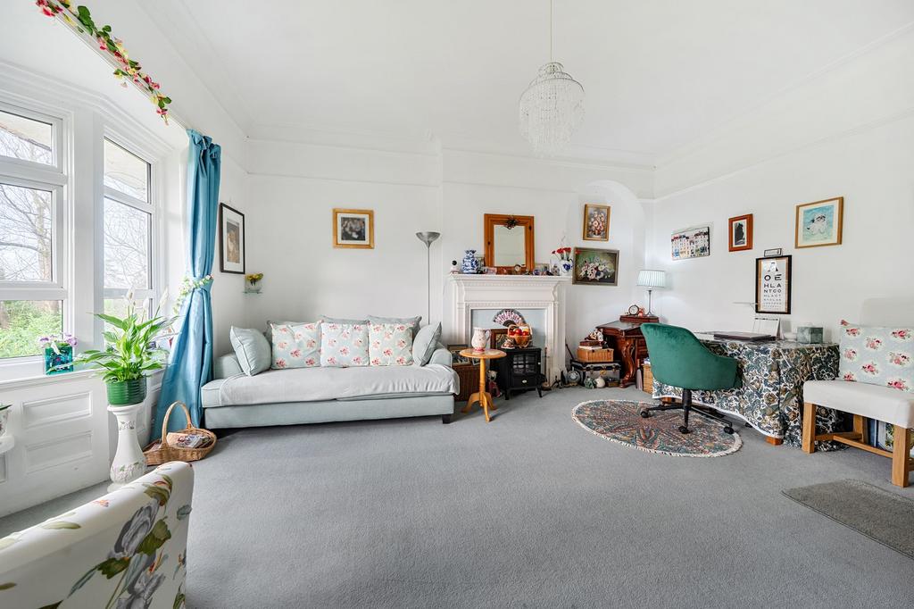 Sitting/Dining Room