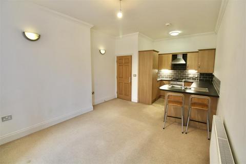 2 bedroom flat to rent, Finkle Street, Cottingham