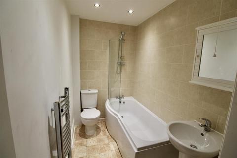 2 bedroom flat to rent, Finkle Street, Cottingham