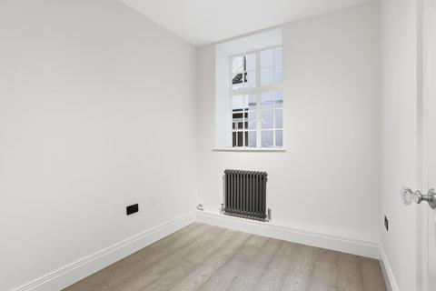 4 bedroom apartment to rent, Warwick Gardens, London W14