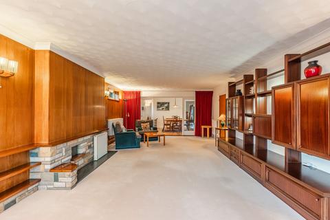 undefined, Timeless Five Bedroom Property with Annexe in Norwich