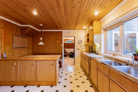 undefined, Timeless Five Bedroom Property with Annexe in Norwich