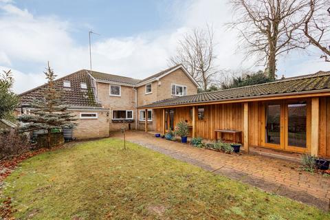 5 bedroom detached house for sale, Quiet Close in Cringleford, Norwich