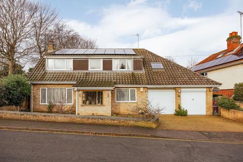 5 bedroom detached house for sale, Quiet Close in Cringleford, Norwich