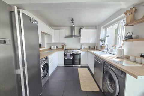 undefined, Tonypandy CF40