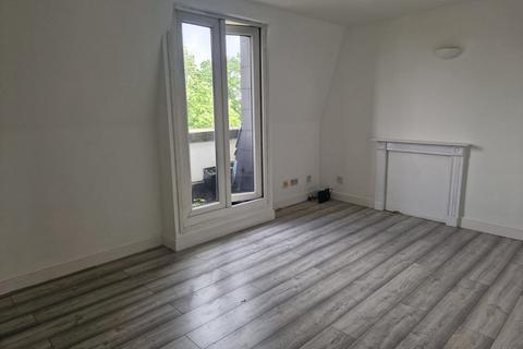 undefined, Carshalton Road, Sutton SM1