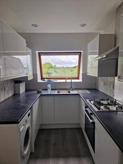 undefined, Carshalton Road, Sutton SM1