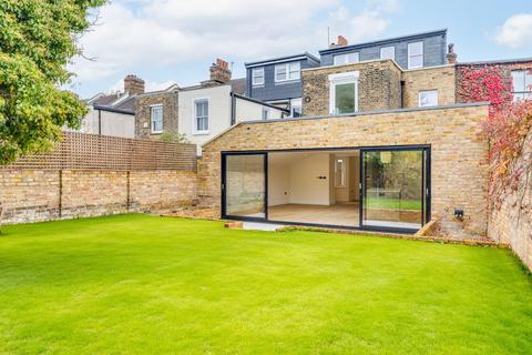 4 bedroom terraced house for sale, Purves Road, London, NW10