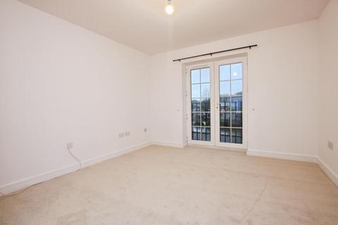 undefined, Champs Sur Marne, Bristol BS32