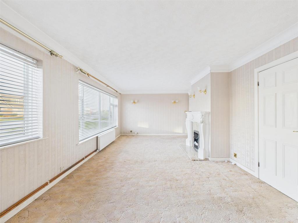 CAM02295 G0-PR0361-STILL008.jpg