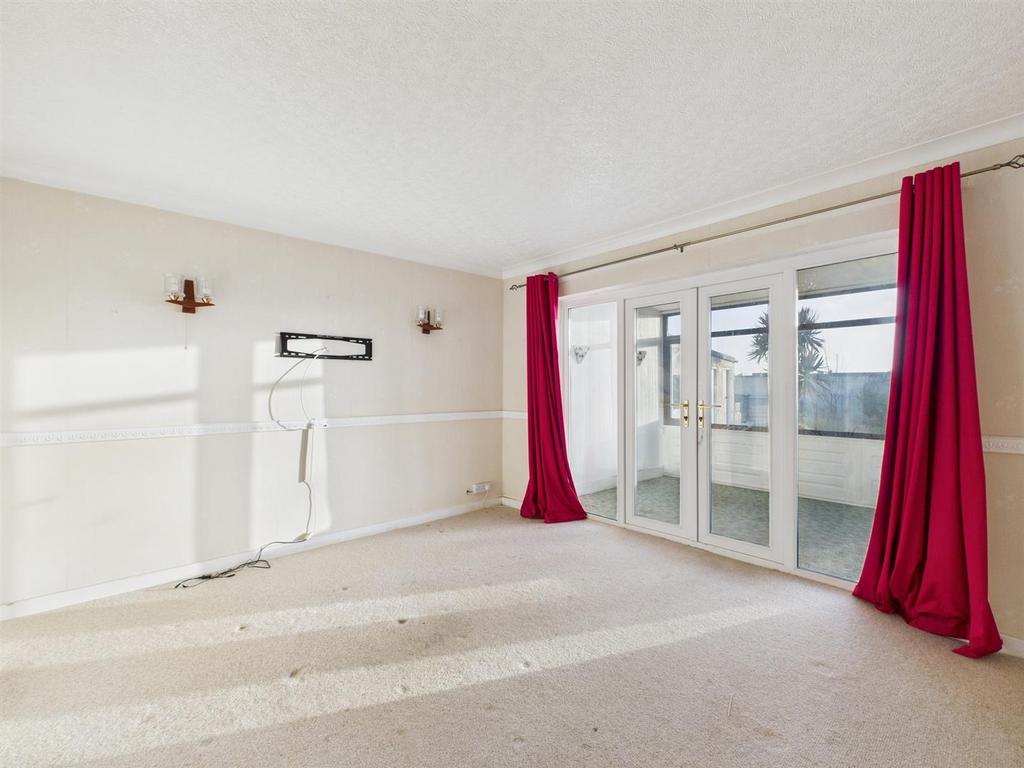 CAM02295 G0-PR0361-STILL015.jpg