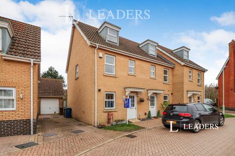 3 bedroom semi-detached house to rent, Frenesi Crescent, IP32