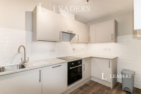 3 bedroom semi-detached house to rent, Frenesi Crescent, IP32