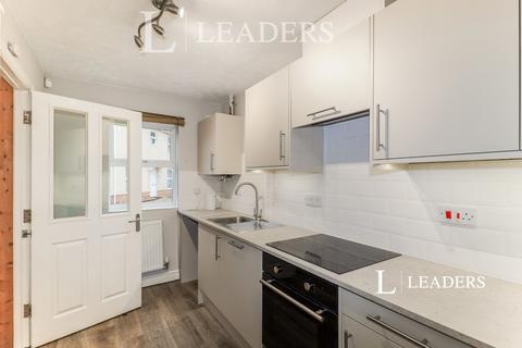 3 bedroom semi-detached house to rent, Frenesi Crescent, IP32