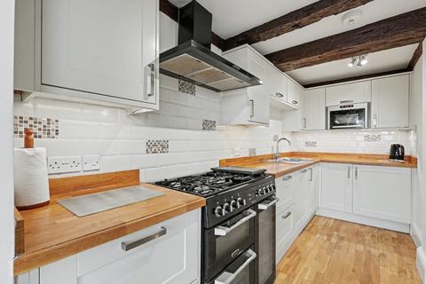 4 bedroom semi-detached house for sale, Beechings Way, Rainham,