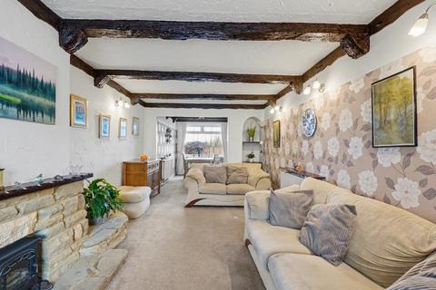 4 bedroom semi-detached house for sale, Beechings Way, Rainham,