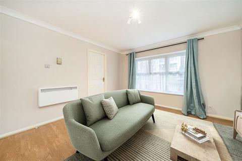 1 bedroom flat to rent, Devonshire Court, London SW12