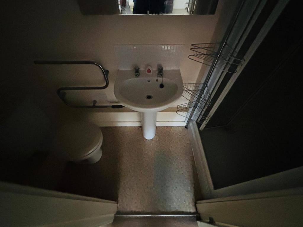 Shower Room - En-suite: