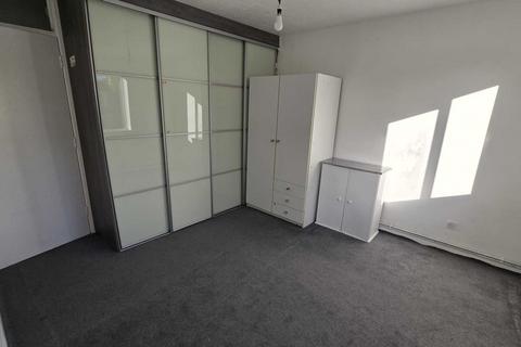 undefined, Croydon CR2