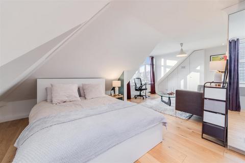 undefined, Frognal, Hampstead NW3