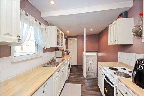 2 bedroom flat to rent, Brinkburn Avenue, Gateshead NE8