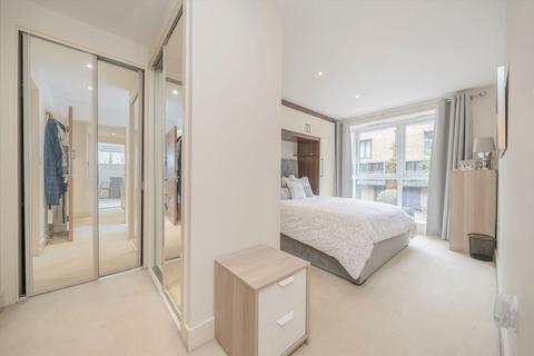 2 bedroom flat to rent, Bromyard Avenue, London W3