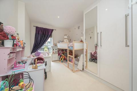 2 bedroom flat to rent, Bromyard Avenue, London W3