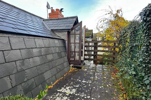 undefined, Lake Street, Dartmouth