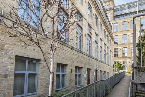 undefined, Elland, Elland HX5