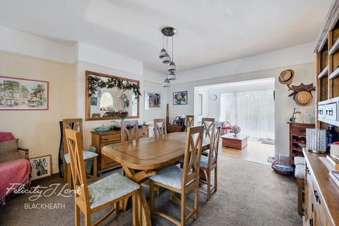 3 bedroom semi-detached house for sale, Canberra Road, Charlton
